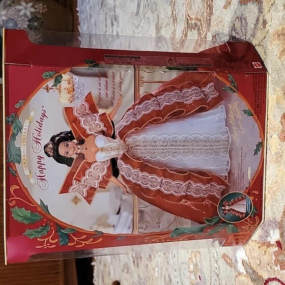 Special Edition 10th Anniversary Holiday Barbie 1997 - Picture 3 of 10